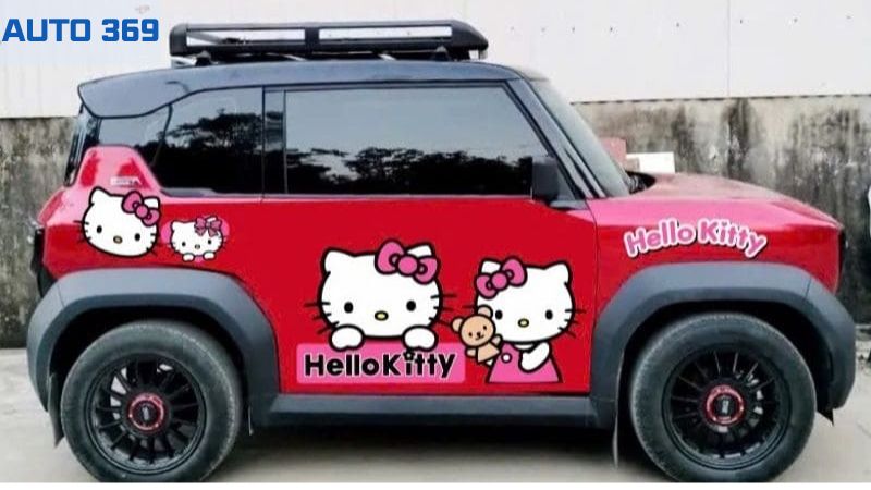 VF3 đỏ trang trí tem Hello Kitty dễ thương, nổi bật ngoại thất